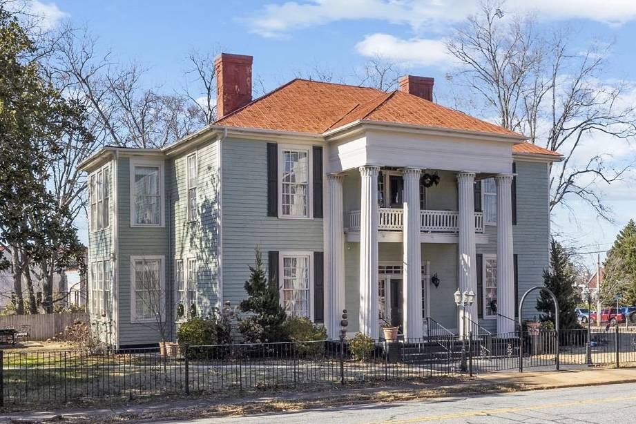 Anderson, SC 29624,604 S McDuffie ST