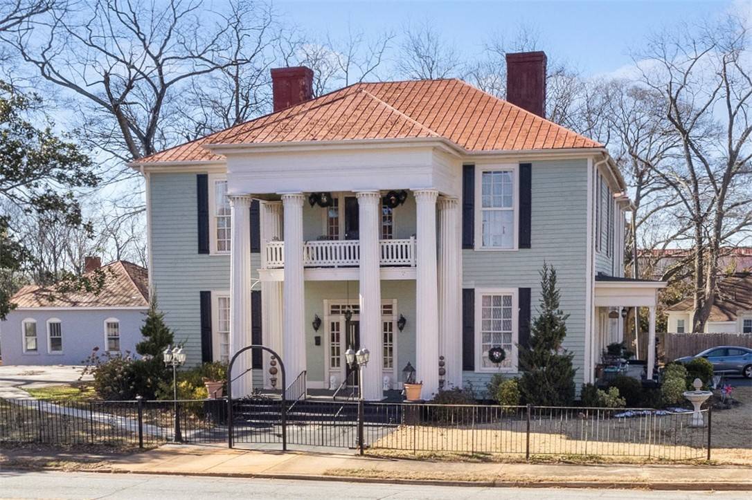 Anderson, SC 29624,604 S McDuffie ST