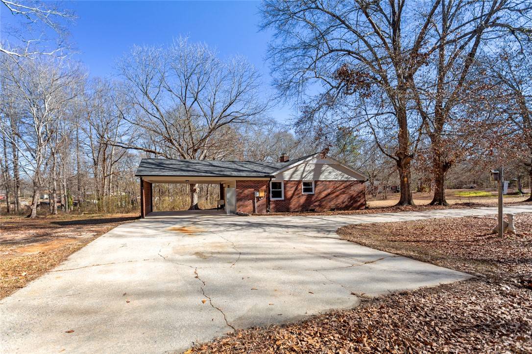 Williamston, SC 29697,113 Jadewood DR