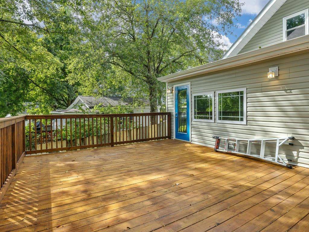 Greenville, SC 29607,562 Lowndes Hill RD