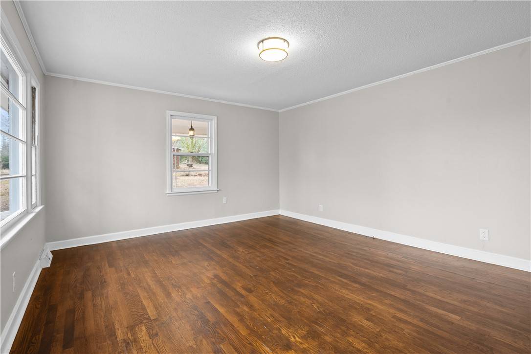 Pendleton, SC 29670,308 Buchanan CIR