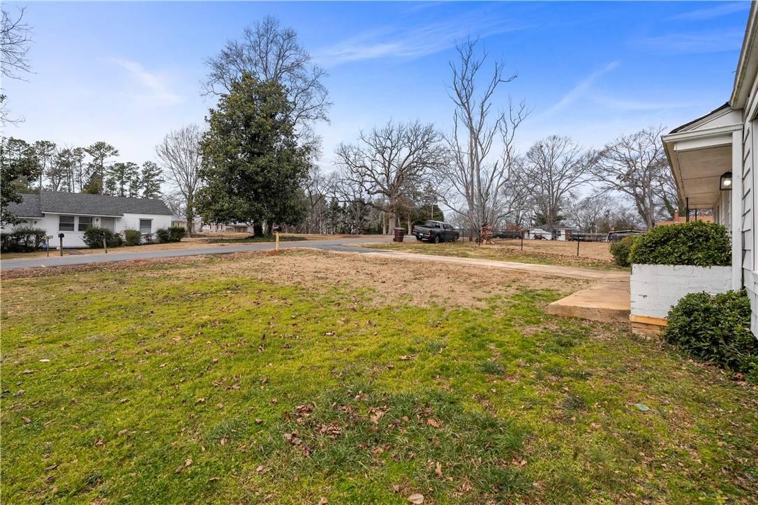 Pendleton, SC 29670,303 S Elm ST