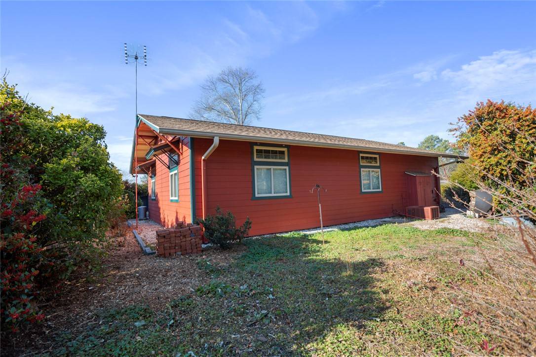 Seneca, SC 29678,125 Foxcreek CT