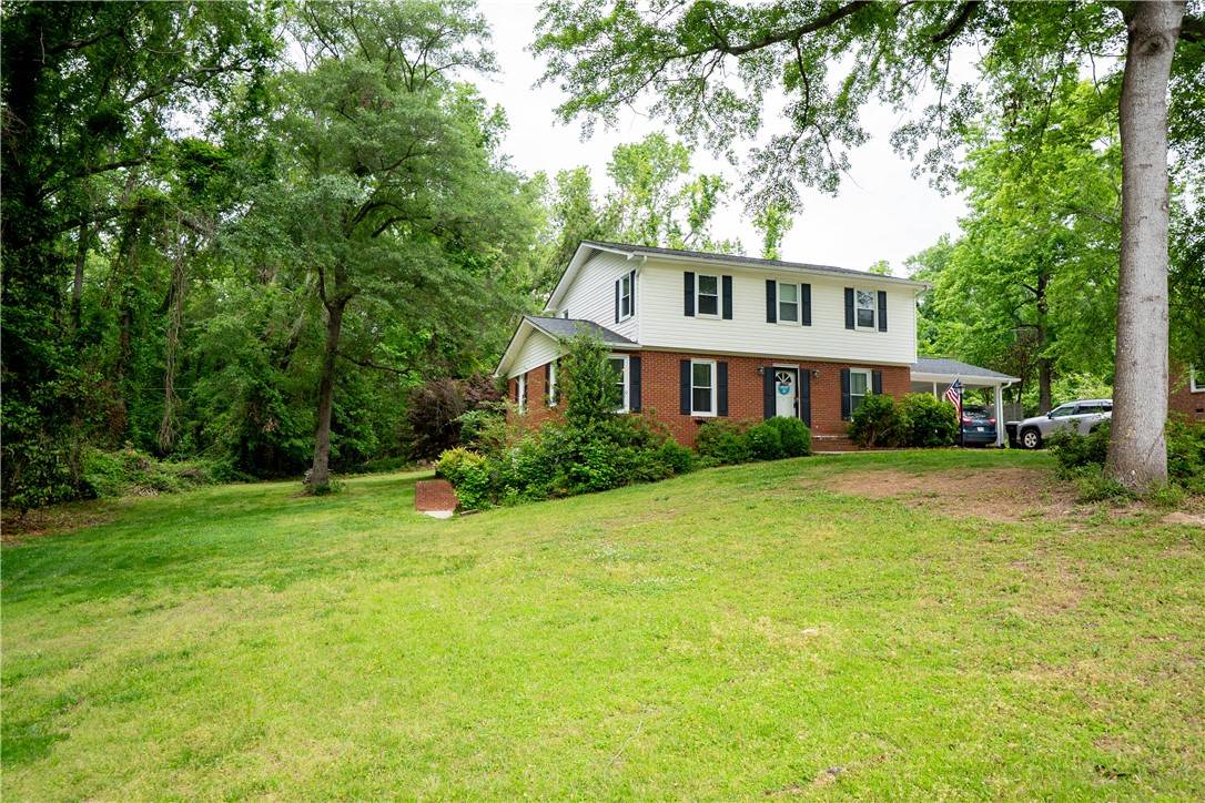 Belton, SC 29627,110 Briarwood DR