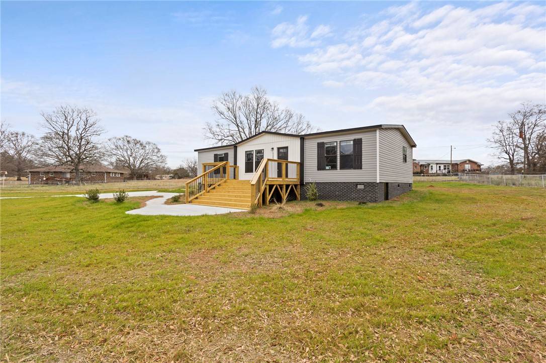 Starr, SC 29684,135 Ostrich LN