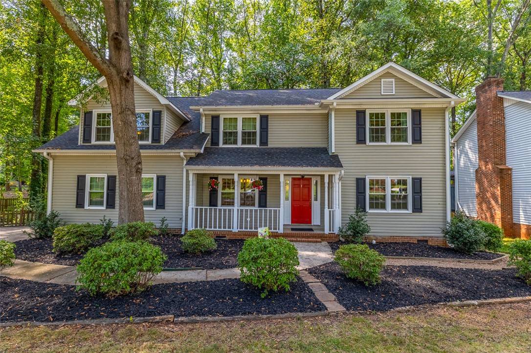 Greer, SC 29650,215 E Shefford ST