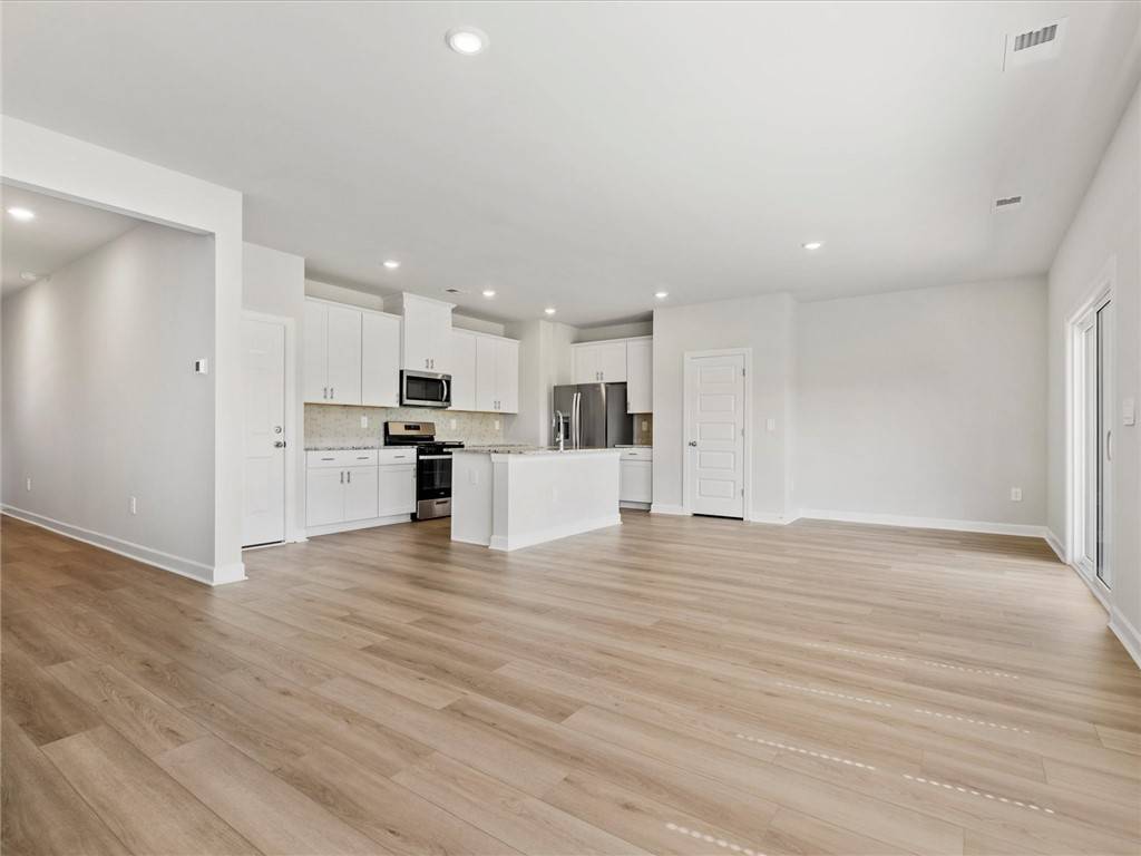 Pendleton, SC 29670,704 Whitebark DR