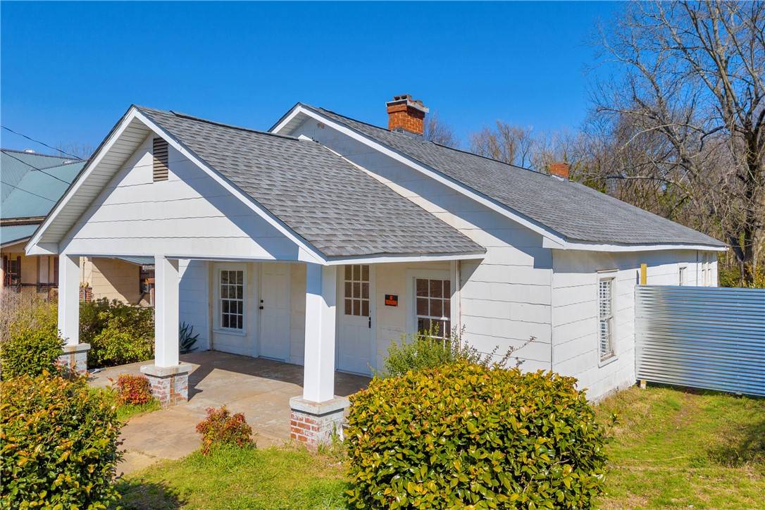 Seneca, SC 29678,731 E Main ST