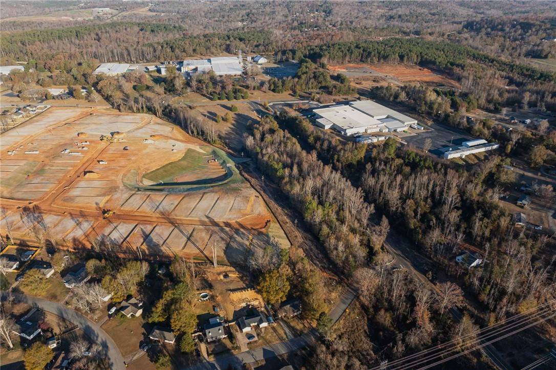 Easley, SC 29640,2906 Greenville HWY