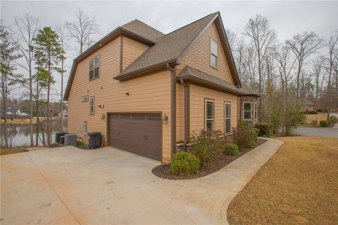 Easley, SC 29642,139 Crawford Lake DR