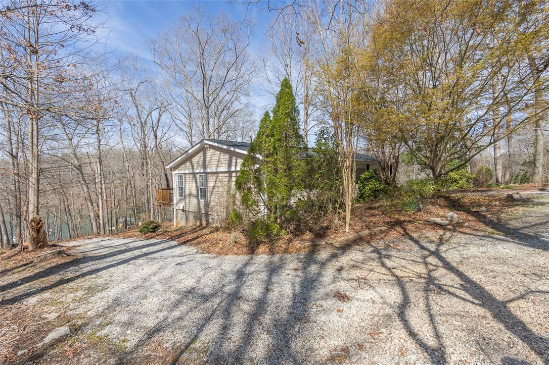 Townville, SC 29689,232 Lake Hills DR