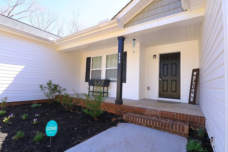 Honea Path, SC 29654,220 Monroe bridge RD