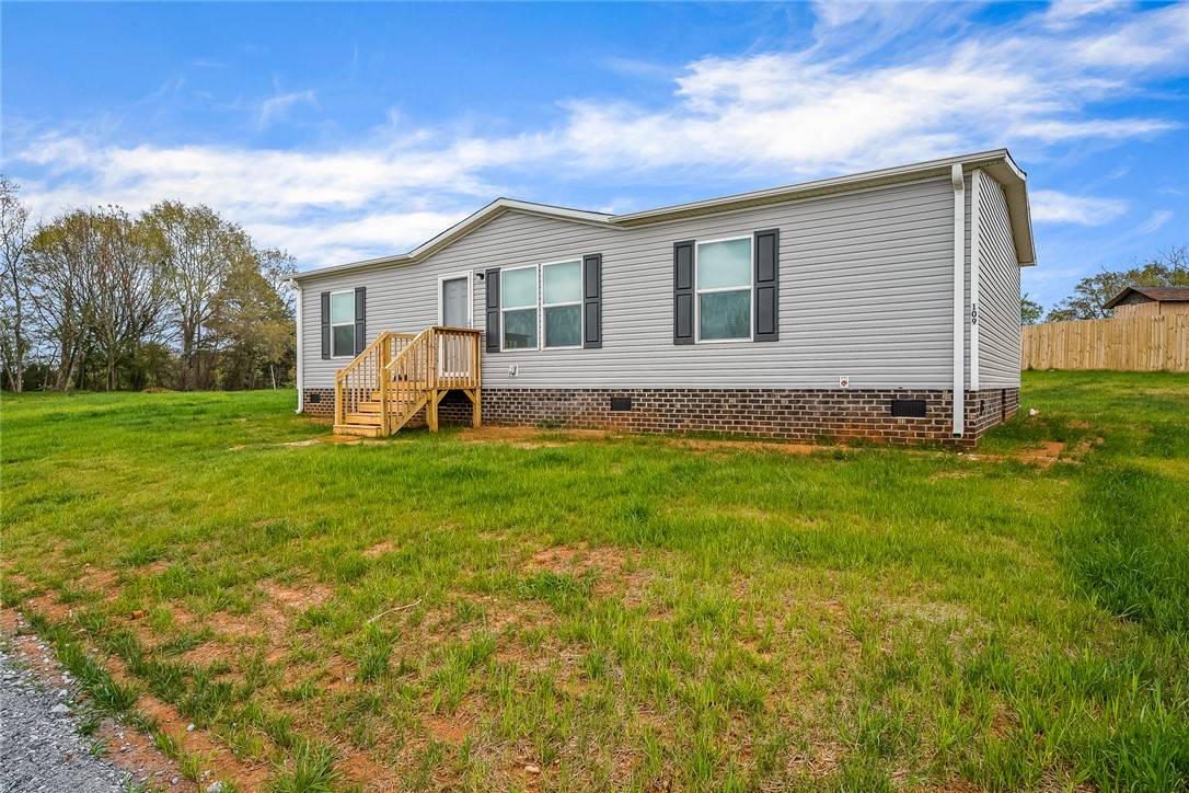 Starr, SC 29684,109 Benny Smith RD
