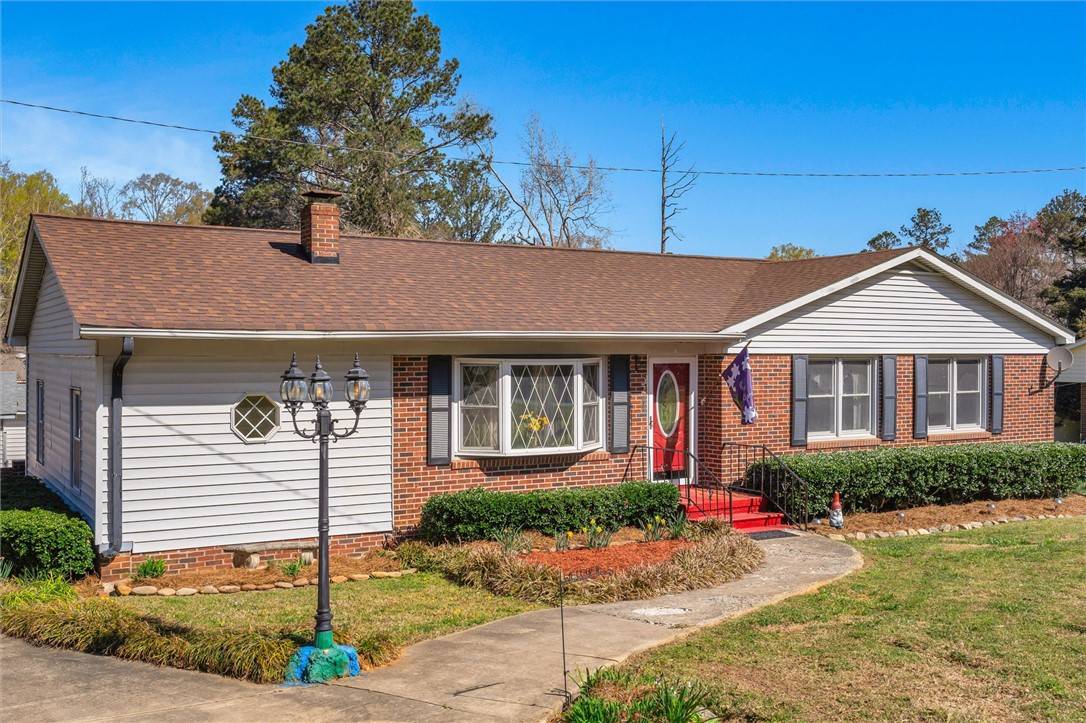 Clinton, SC 29325,109 Pinewood AVE
