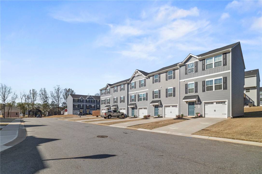 Easley, SC 29642,121 Sligh WAY