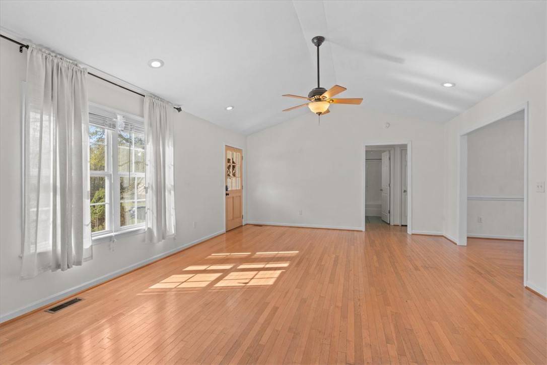 Williamston, SC 29697,102 Leland Heights DR