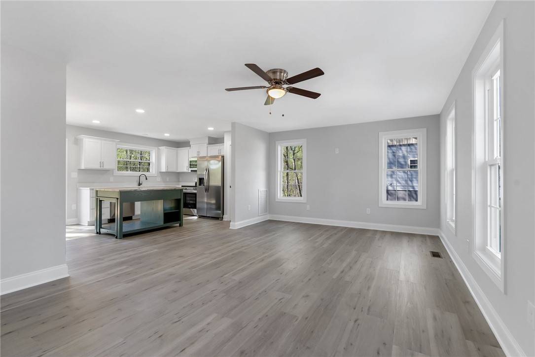 Seneca, SC 29678,3064 Woodale CIR