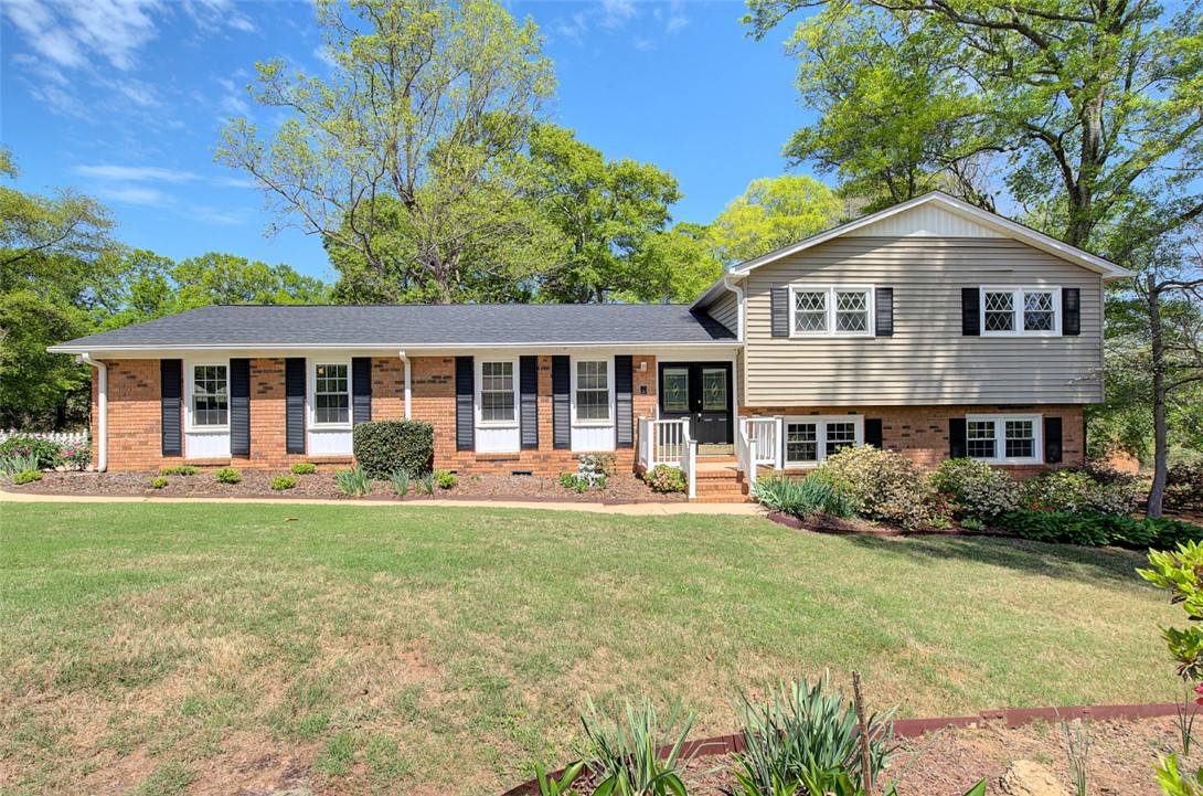 Piedmont, SC 29673,209 Victoria WAY