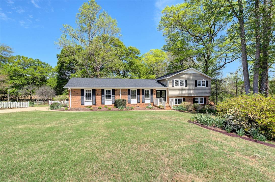 Piedmont, SC 29673,209 Victoria WAY