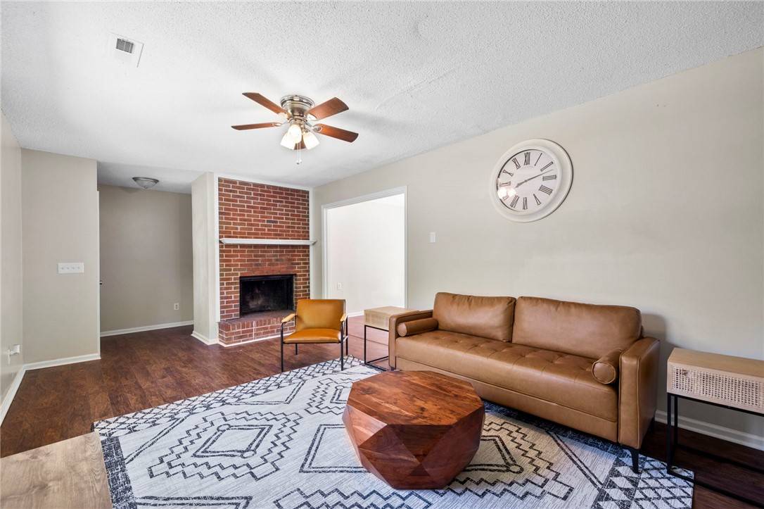 Pendleton, SC 29670,209 Thomas ST