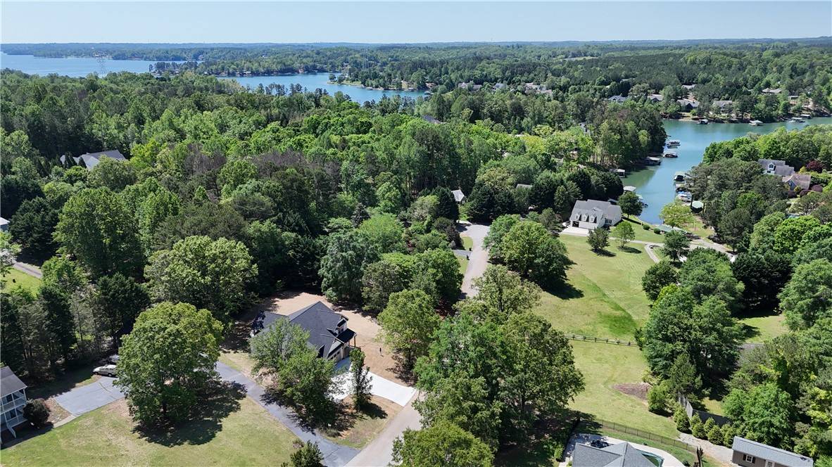 Seneca, SC 29672,205 Fisherman LN