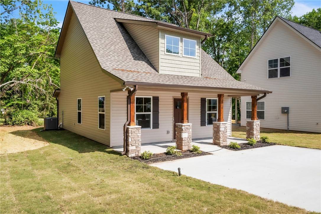 Belton, SC 29627,218 Saluda ST