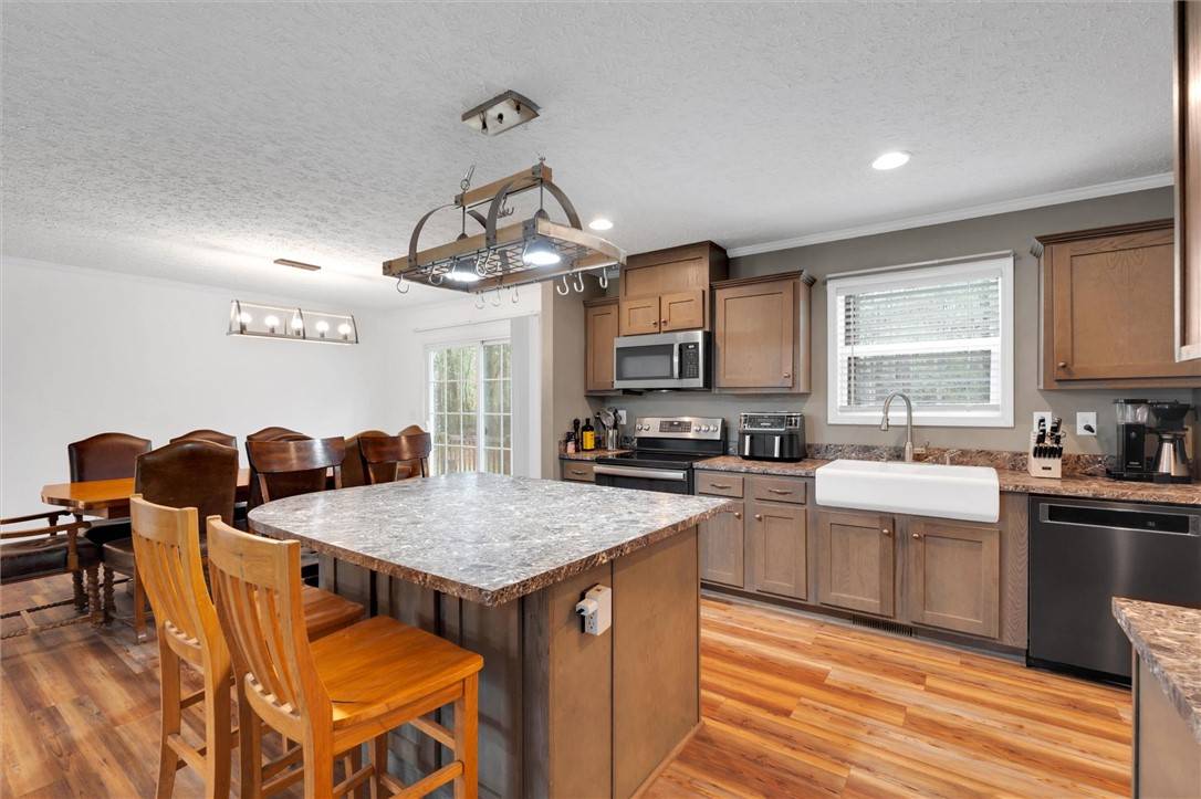 Liberty, SC 29657,228 Moore RD