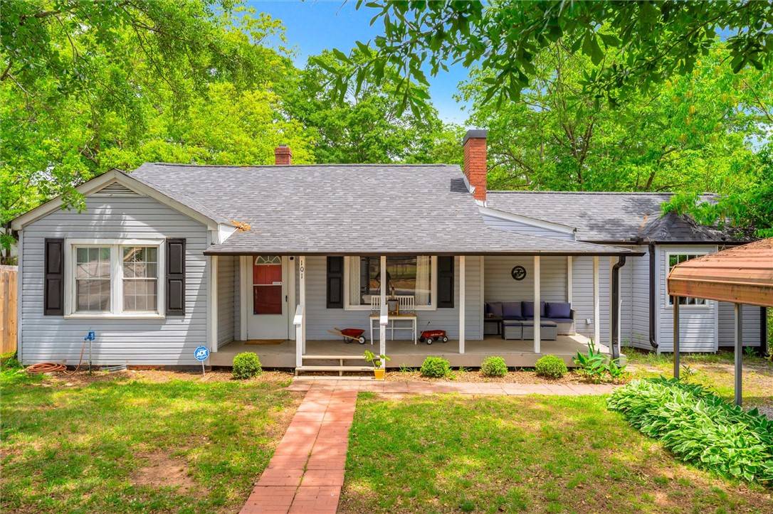 Easley, SC 29640,101 Nalley ST