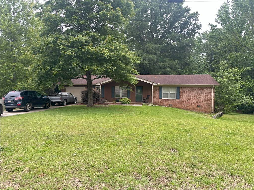 Greenwood, SC 29649,143 Lawton ST