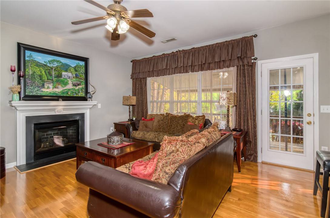 Simpsonville, SC 29681,606 Greening DR
