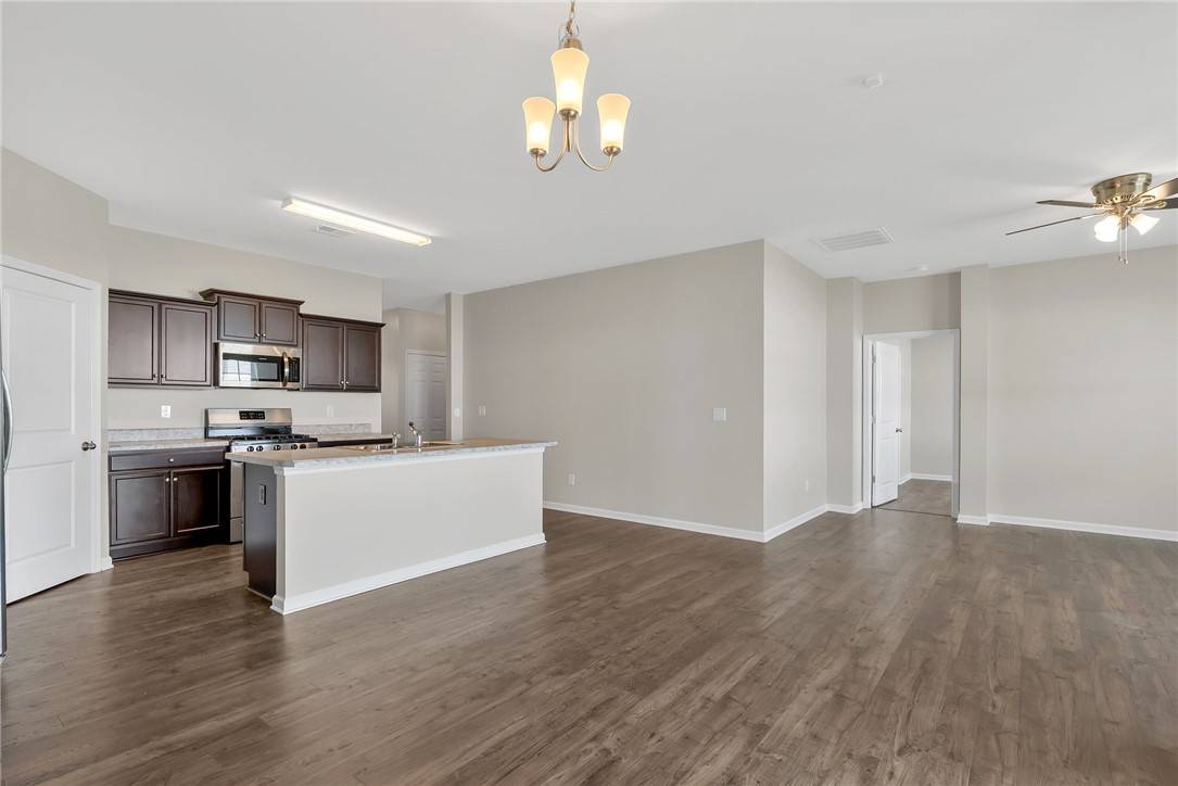 Pelzer, SC 29669,229 Hillendale WAY