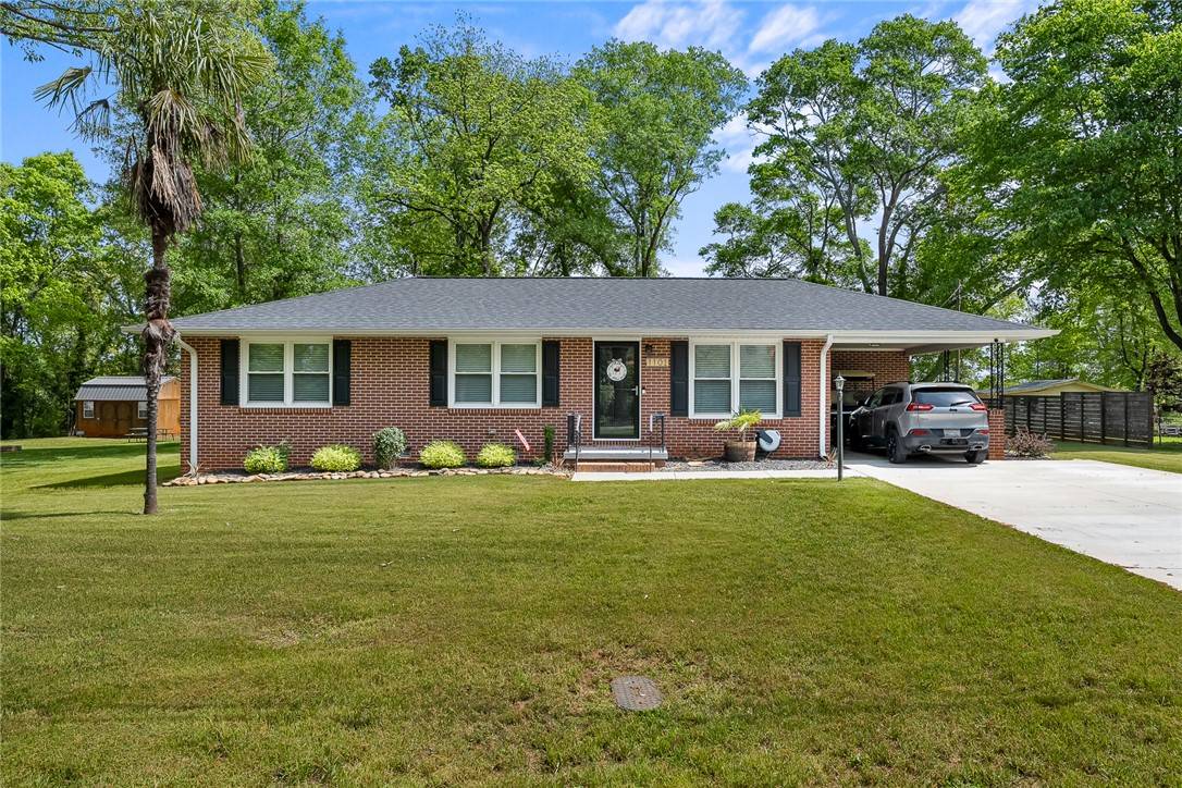 Pendleton, SC 29670,1101 Oak DR