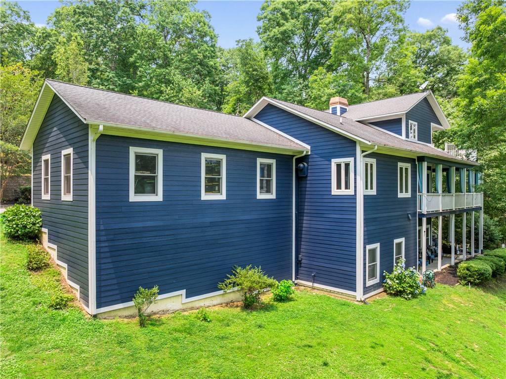 Walhalla, SC 29691,320 Holly LN