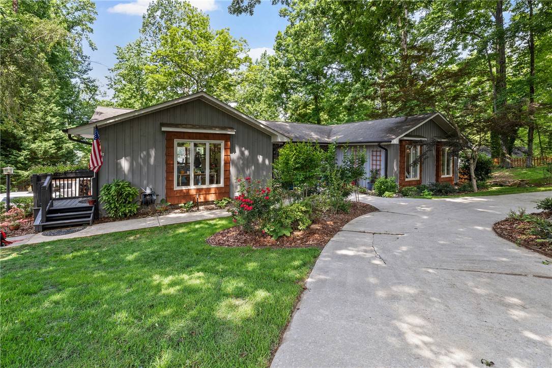 Seneca, SC 29672,101 Westchester CIR