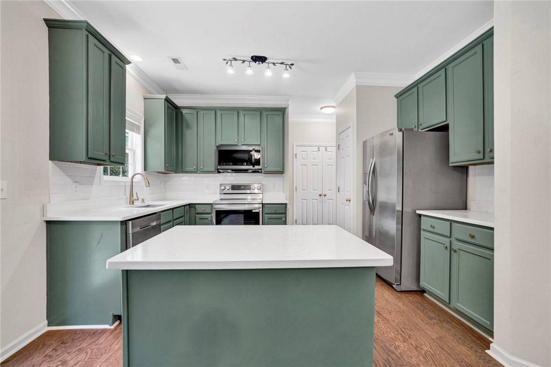 Simpsonville, SC 29680,905 Morning Mist LN