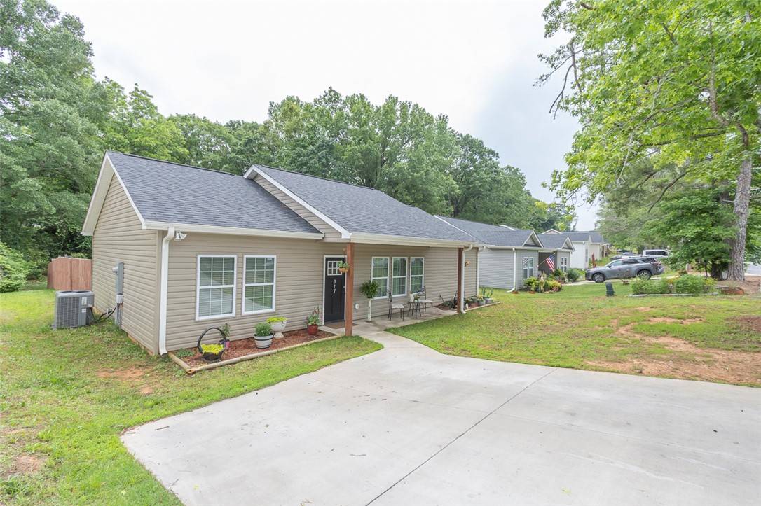 Belton, SC 29627,317 Saluda ST