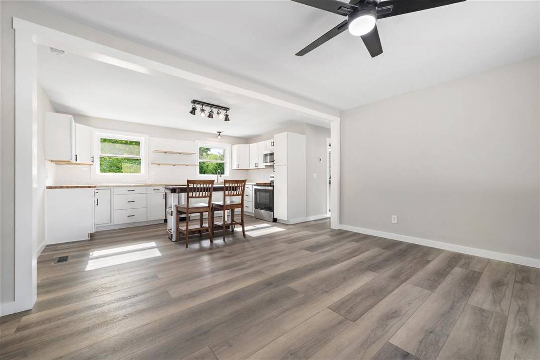 Salem, SC 29676,221 Elaine DR