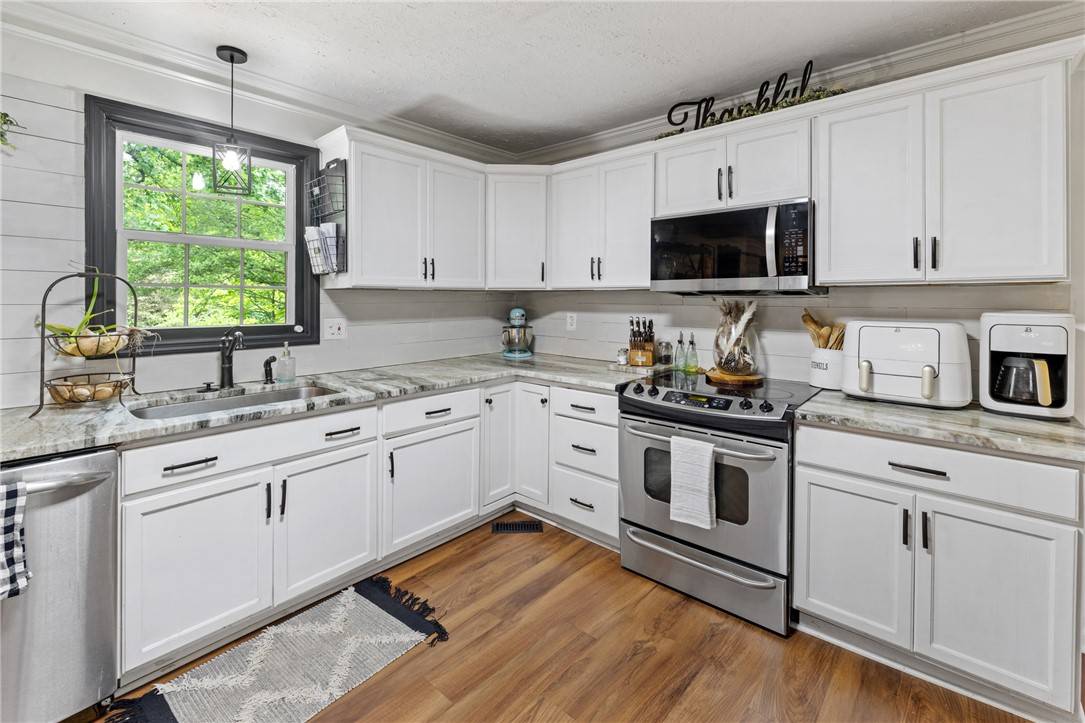 Liberty, SC 29657,111 Karla AVE