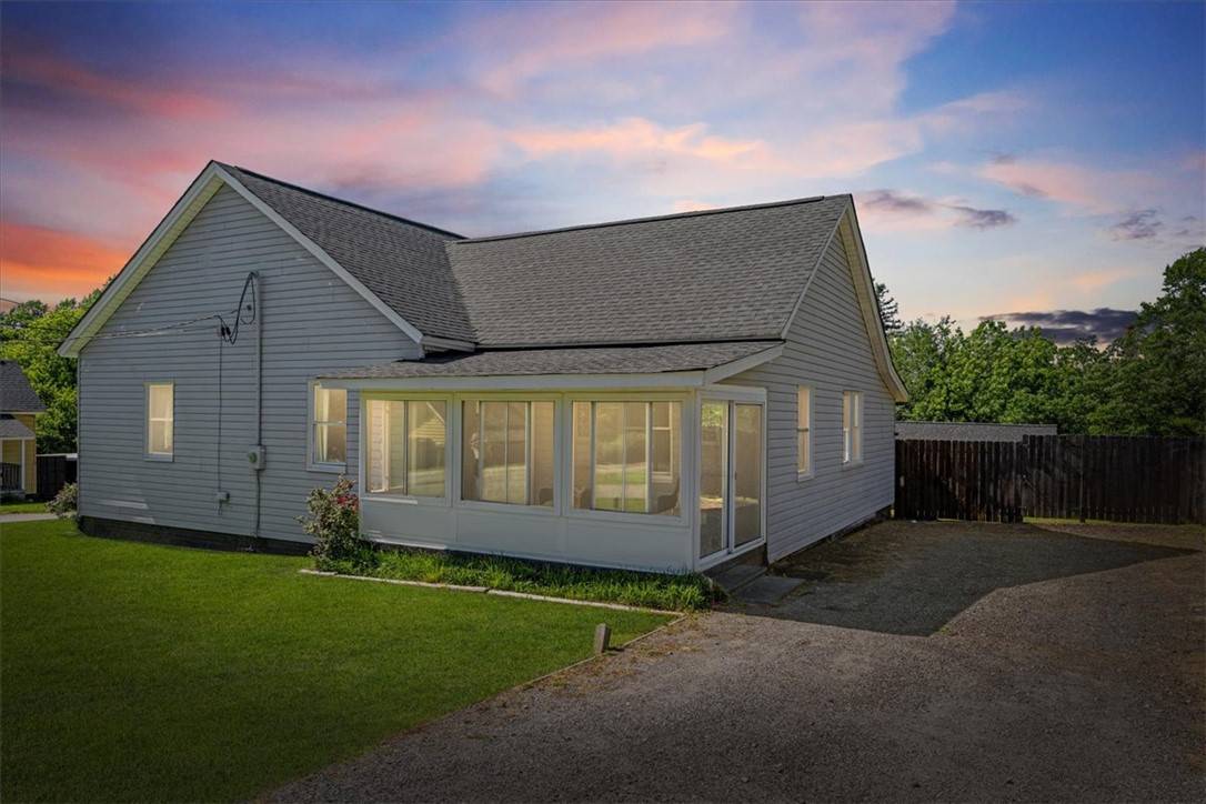 Pickens, SC 29671,302 Church ST