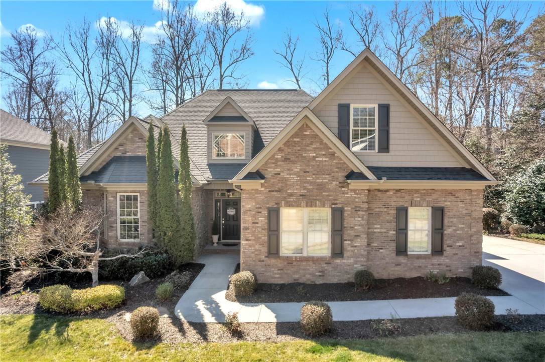 Simpsonville, SC 29681,206 Waverly Hall LN