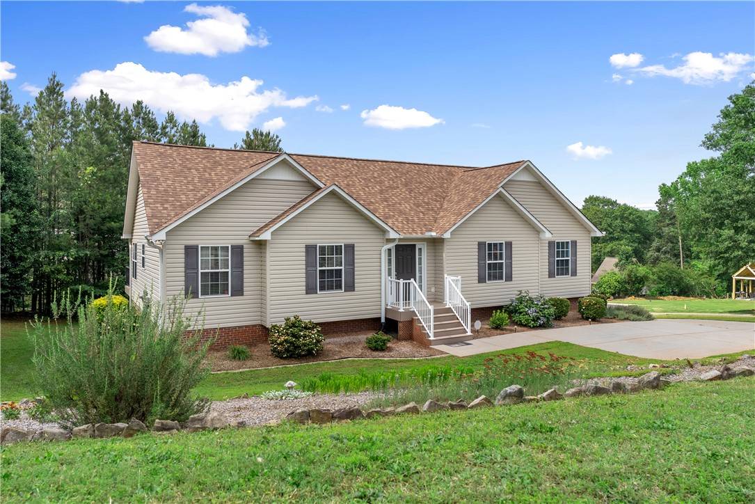Anderson, SC 29625,515 Elderberry LN