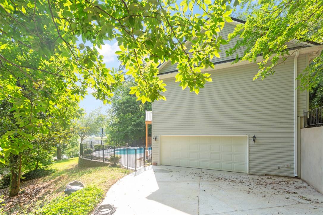 Walhalla, SC 29691,204 Lakeside DR
