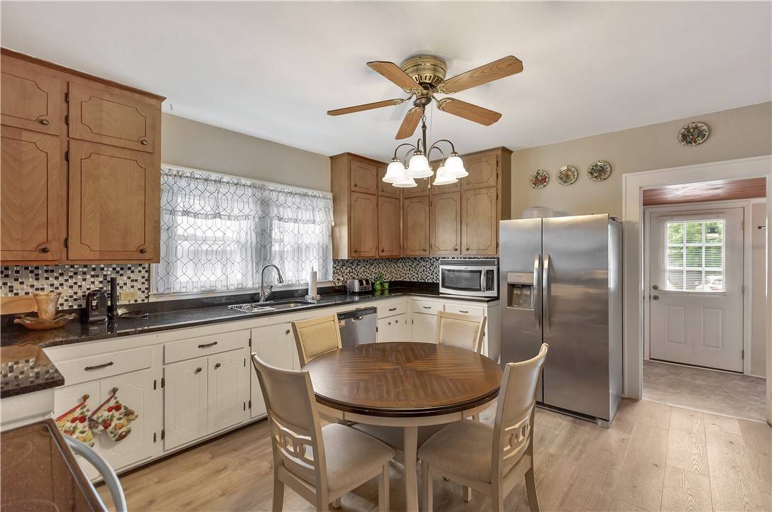 Easley, SC 29640,712 W Main ST
