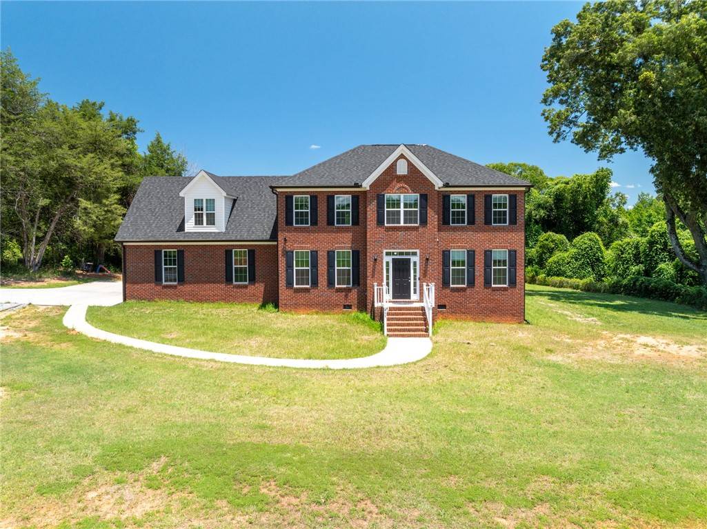 Laurens, SC 29360,955 Bramlett RD