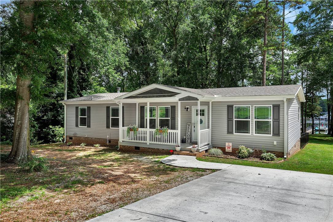 Townville, SC 29689,928 Dogwood LN