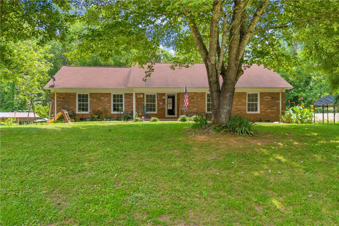 Walhalla, SC 29691,1399 Lake Jemiki RD