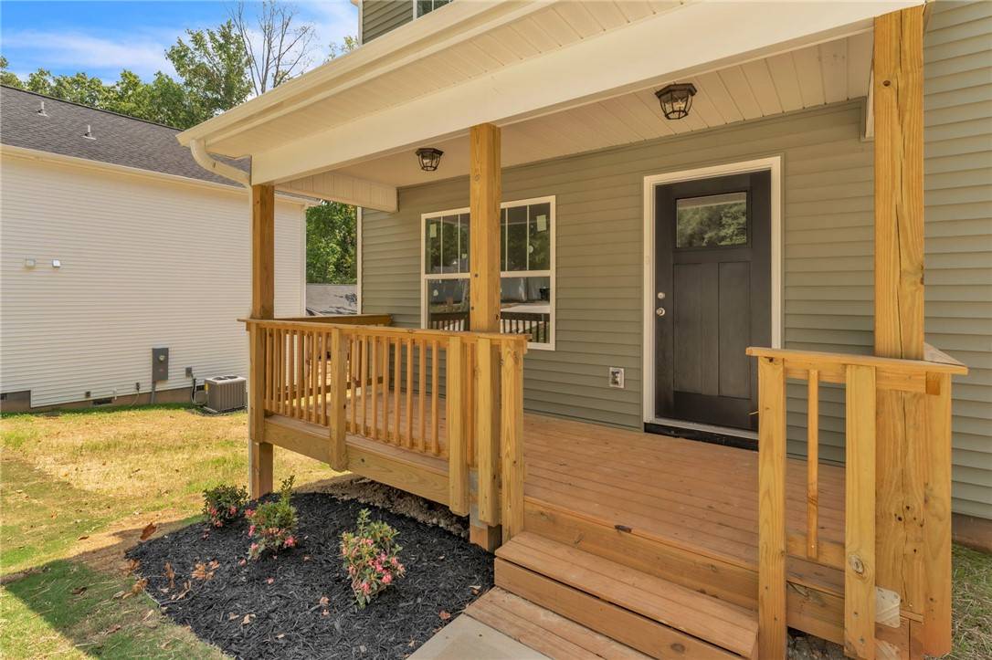 Belton, SC 29627,400 Woodland CIR