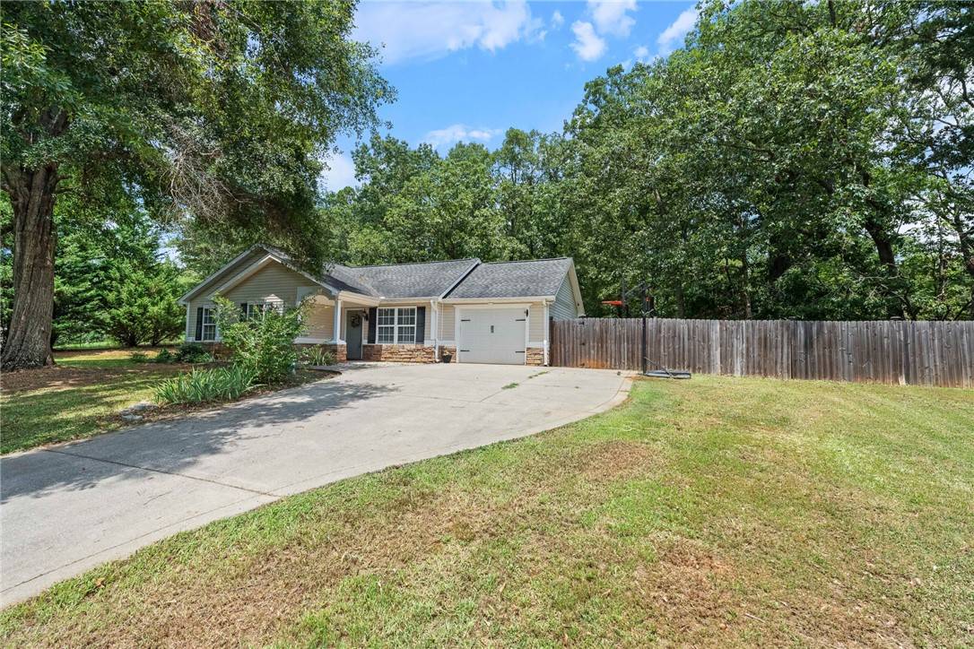 Piedmont, SC 29673,606 Blossom Branch RD