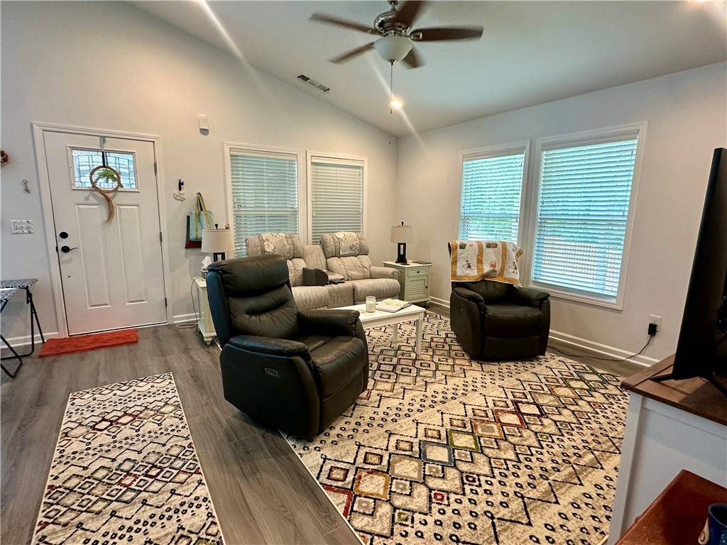 Walhalla, SC 29691,118 Branch ST