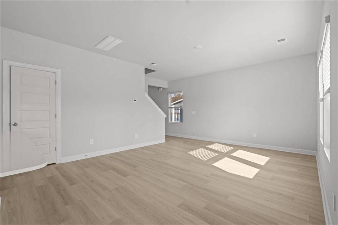 Spartanburg, SC 29301,659 Cozy Bluff RD